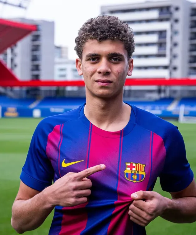Hamza Abdelkarim fica no Barcelona
